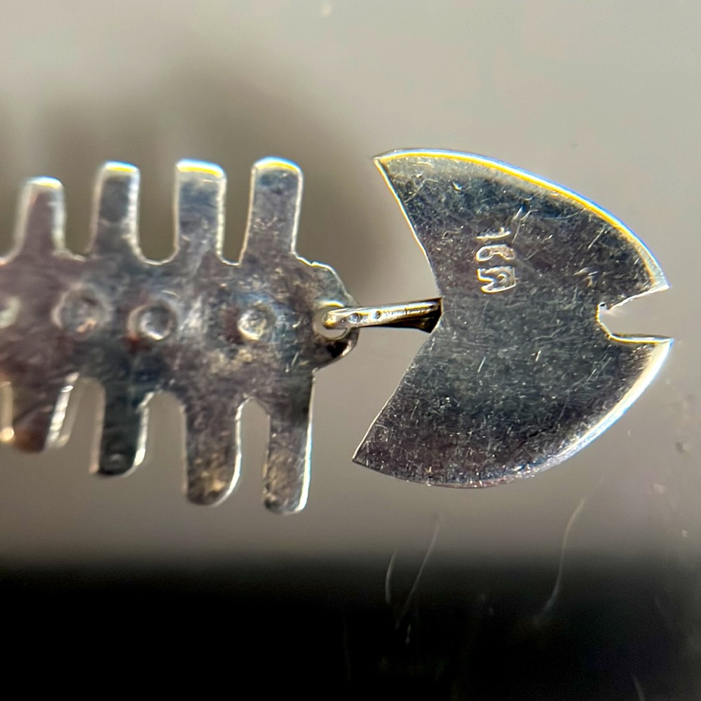 Handcrafted Alpaca Nickel Fish Skeleton Earrings - Mexico. - Picture 12 of 14